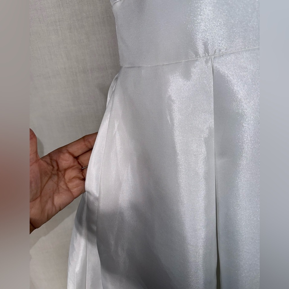 Lulus Manju Elegant sleeveless ivory Wedding Gown Size Medium - Picture 8 of 16